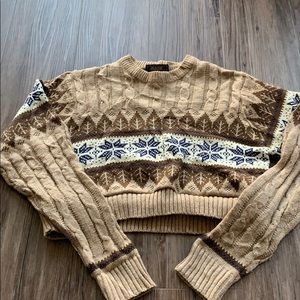 Cropped sweater from High Serria